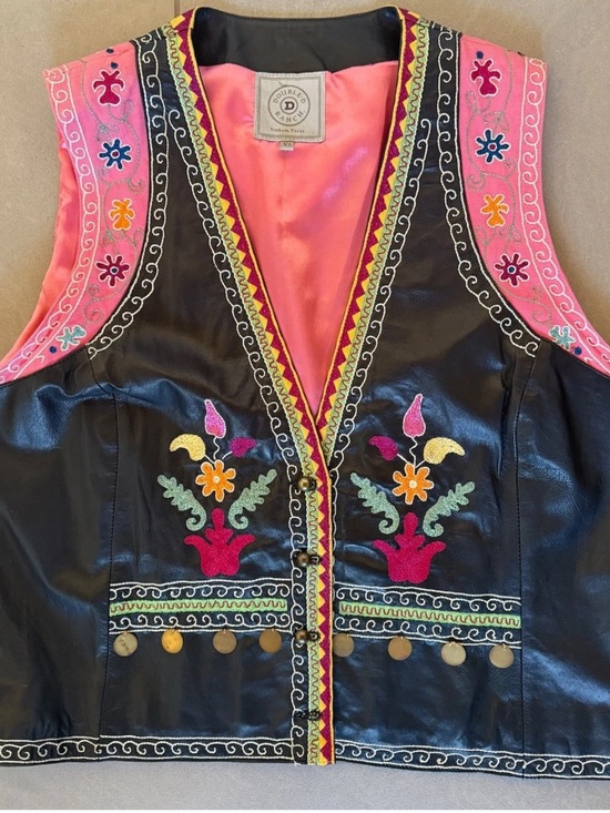 Double D Ranch Jackets & Blazers - Double D Ranch Black Leather Vest embroidered flowers birds play nice be free